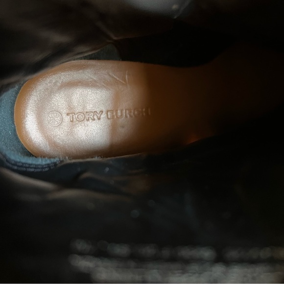 Tory Burch Leigh Lug Sole Black Leather Bootie Sz-7 - Picture 9 of 12
